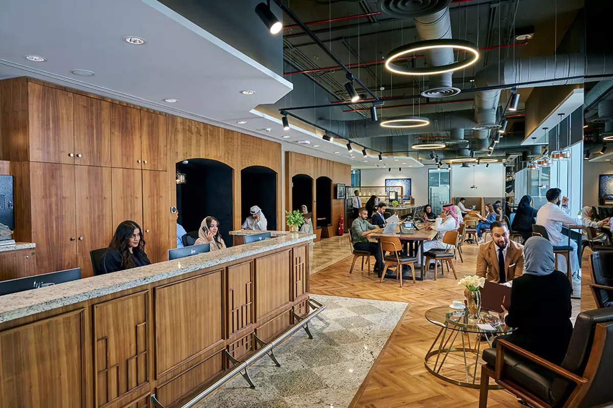 Servcorp’s coworking space in Saudi Arabia buzzes with activity, offering a premium environment for work, networking, and productivity.