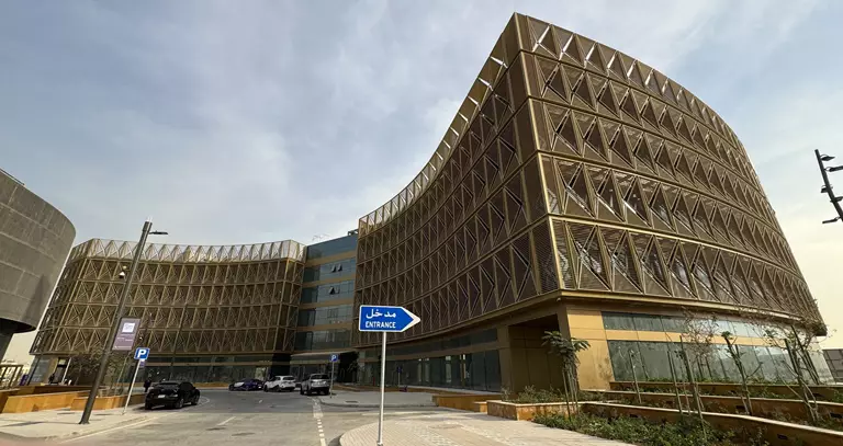 داخل-مبنى-building-b-2.jpg